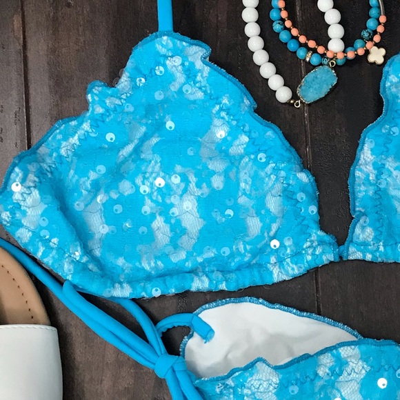 ✅NEW! Baby blue & white scrunch bikini - Picture 4 of 6